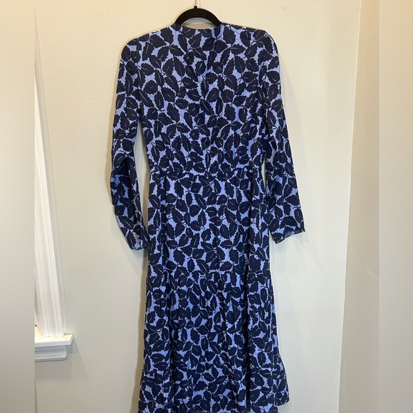 SAIL TO SABLE - ABSTRACT LEAF PRINT MIDI DRESS with CINCHED WAIST - Picture 5 of 5